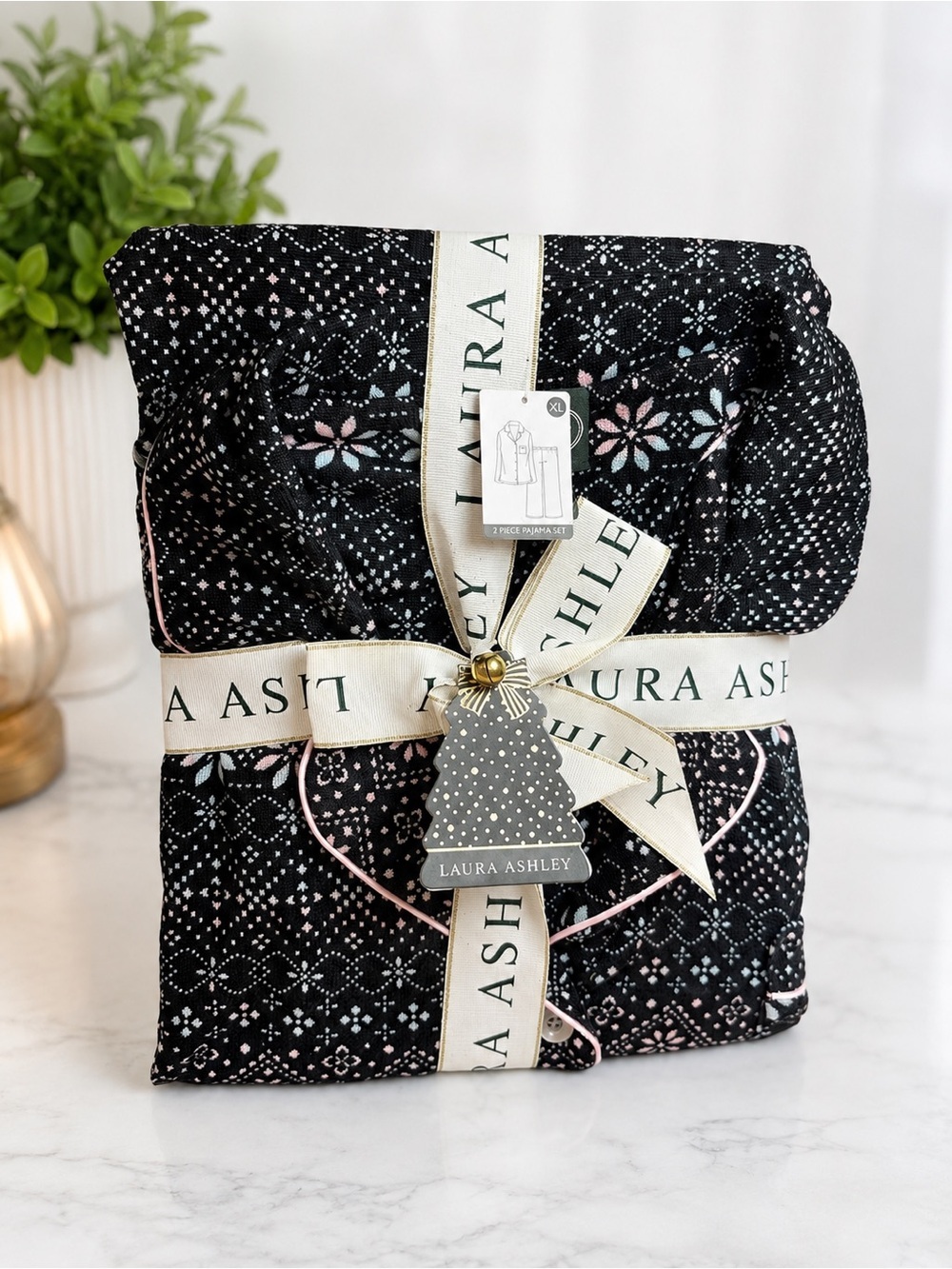 Laura Ashley 2-Piece Pajama Set NWT XL Black Holiday Button-Up Sleepwear